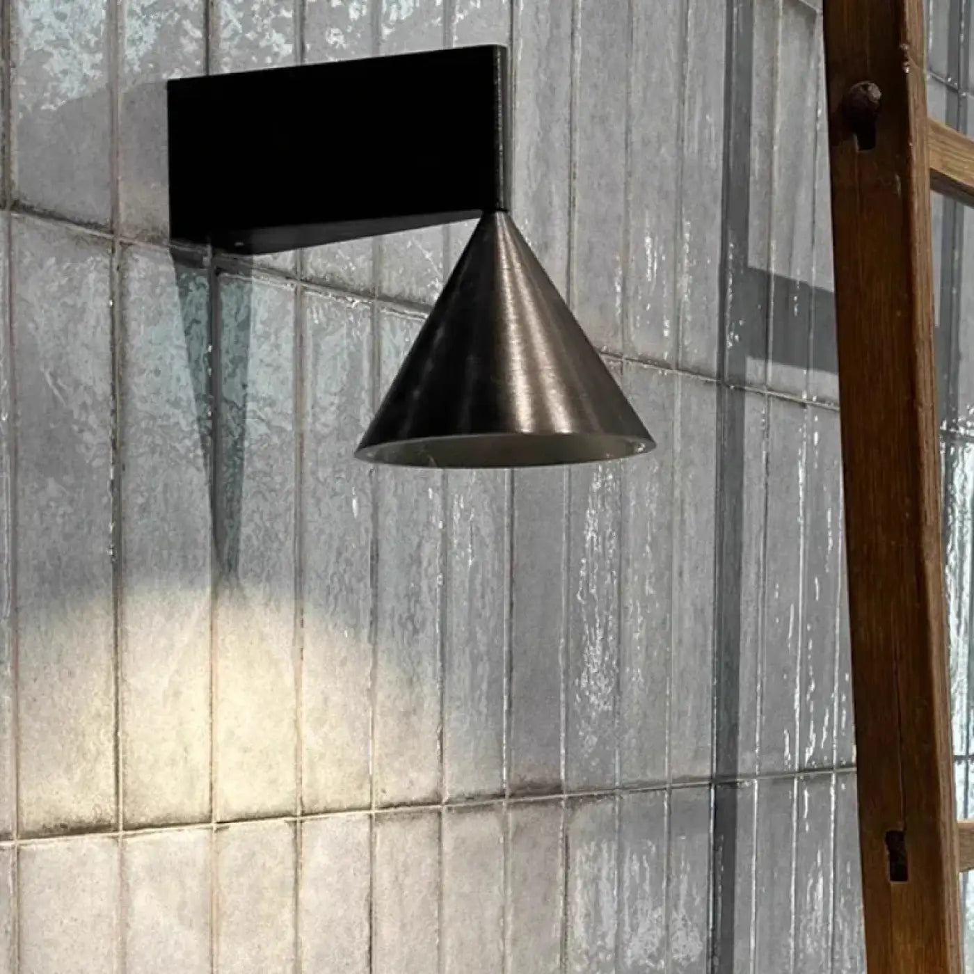 Applique Murale Design en Metal - Douramu