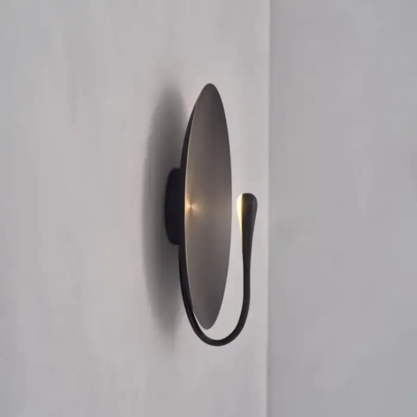 Applique Murale Design en Metal - Romura