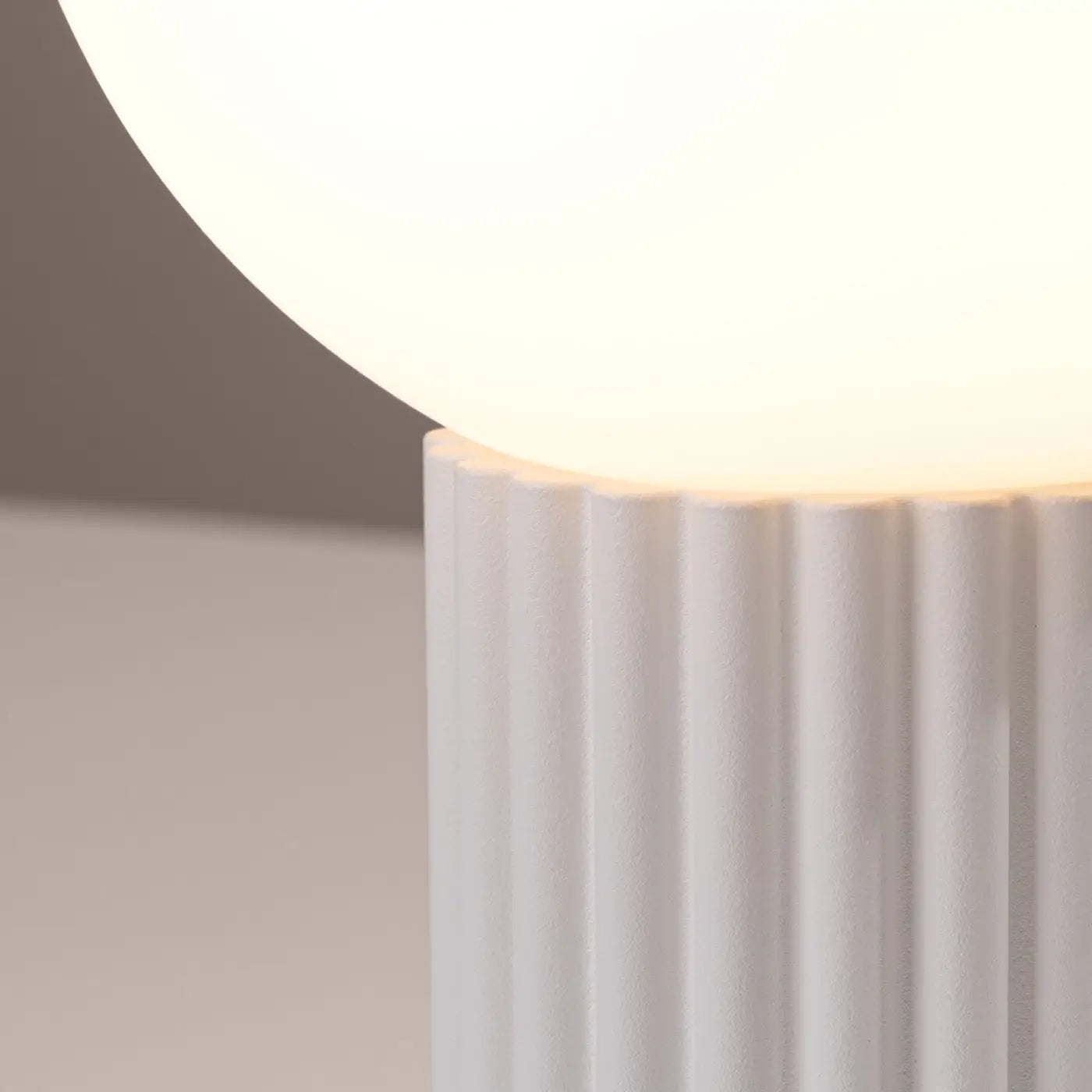 Lampe A Poser Design - Halo (Blanc)