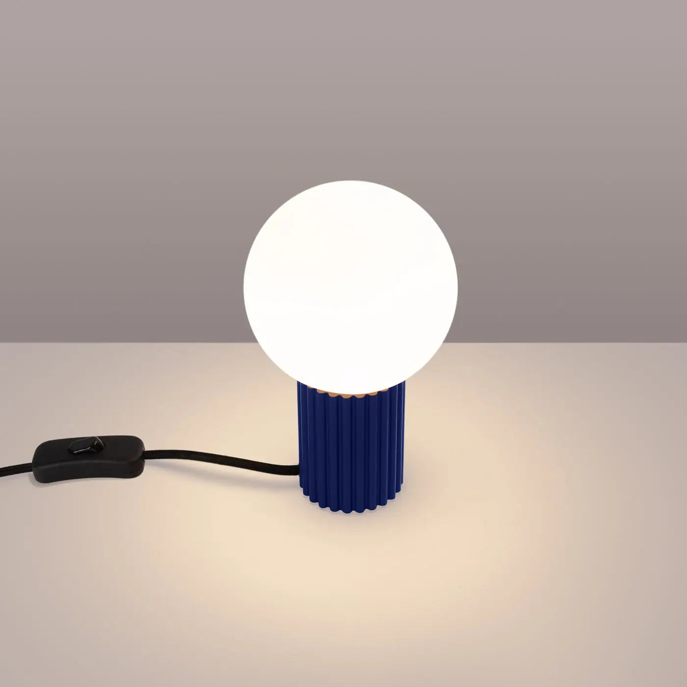 Lampe A Poser Design - Halo (Outremer)