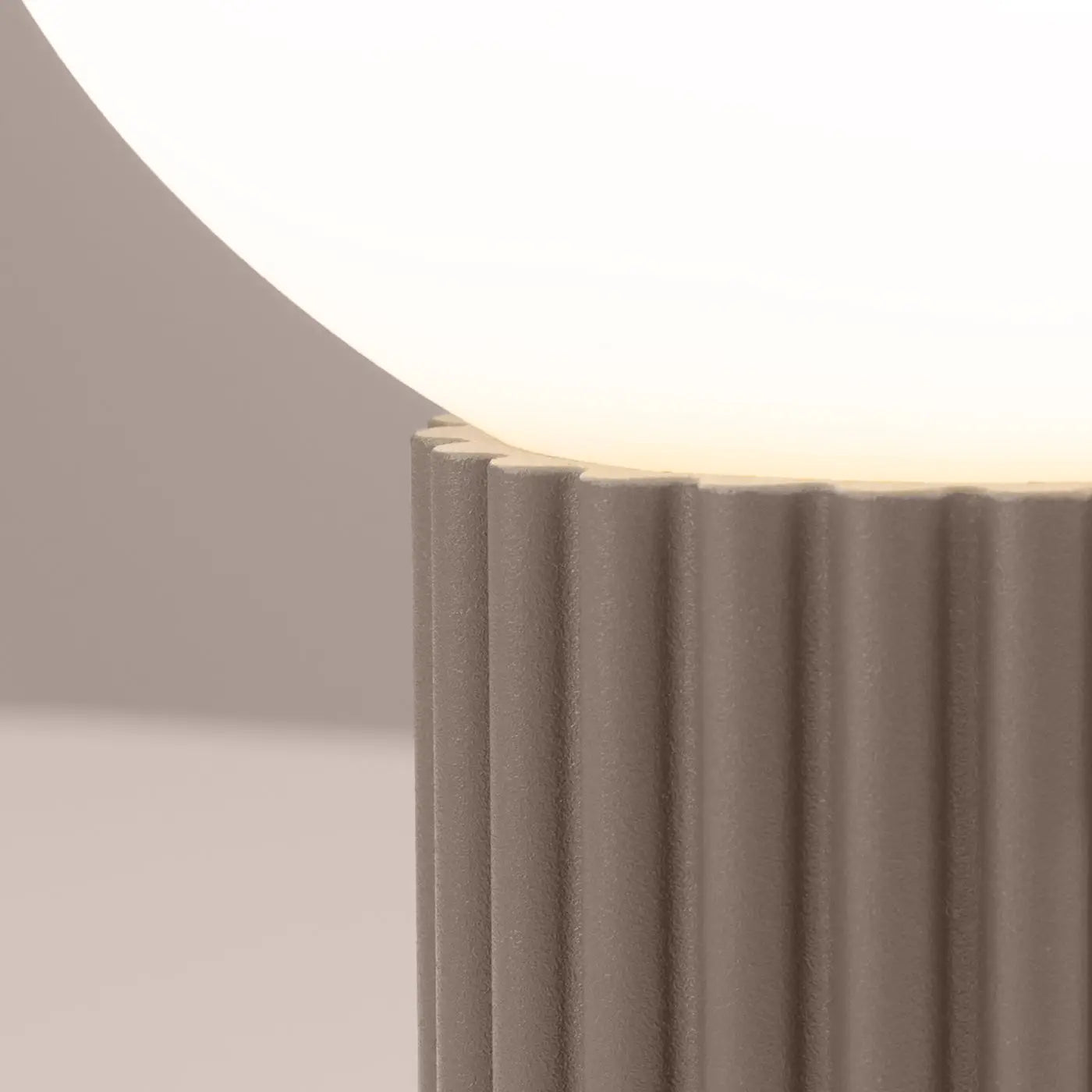 Lampe A Poser Design - Halo (Taupe)
