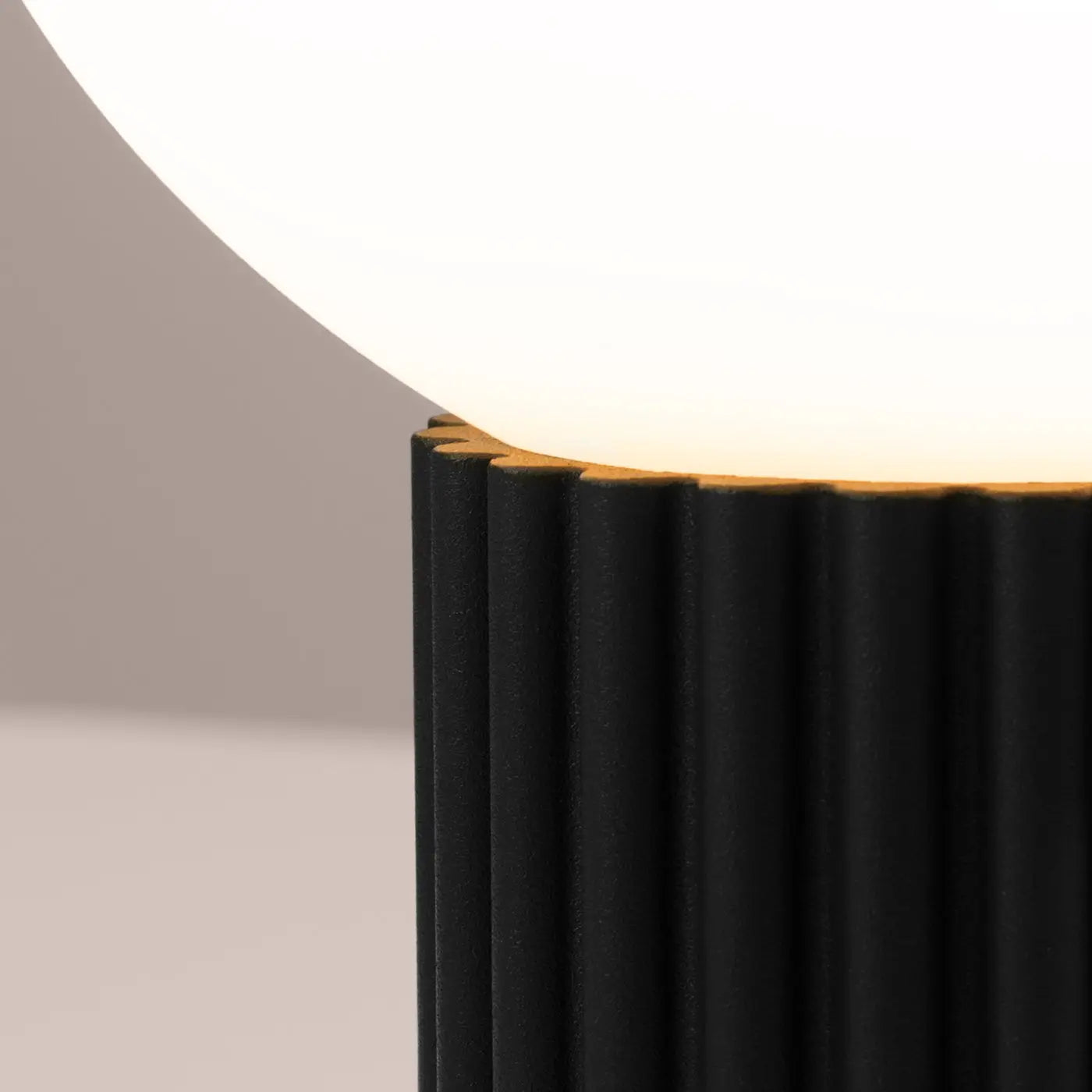 Lampe A Poser Design - Halo (Noir)