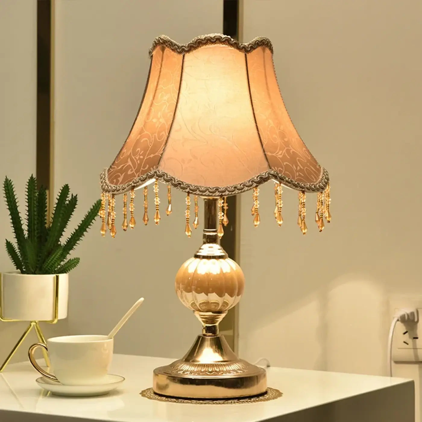 Lampe de Table Vintage en Tissu - Debhy
