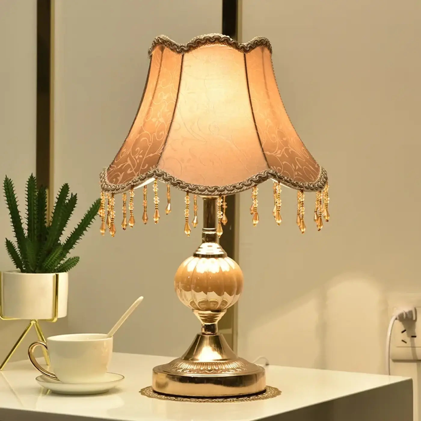 Lampe de Table Vintage en Tissu - Debhy