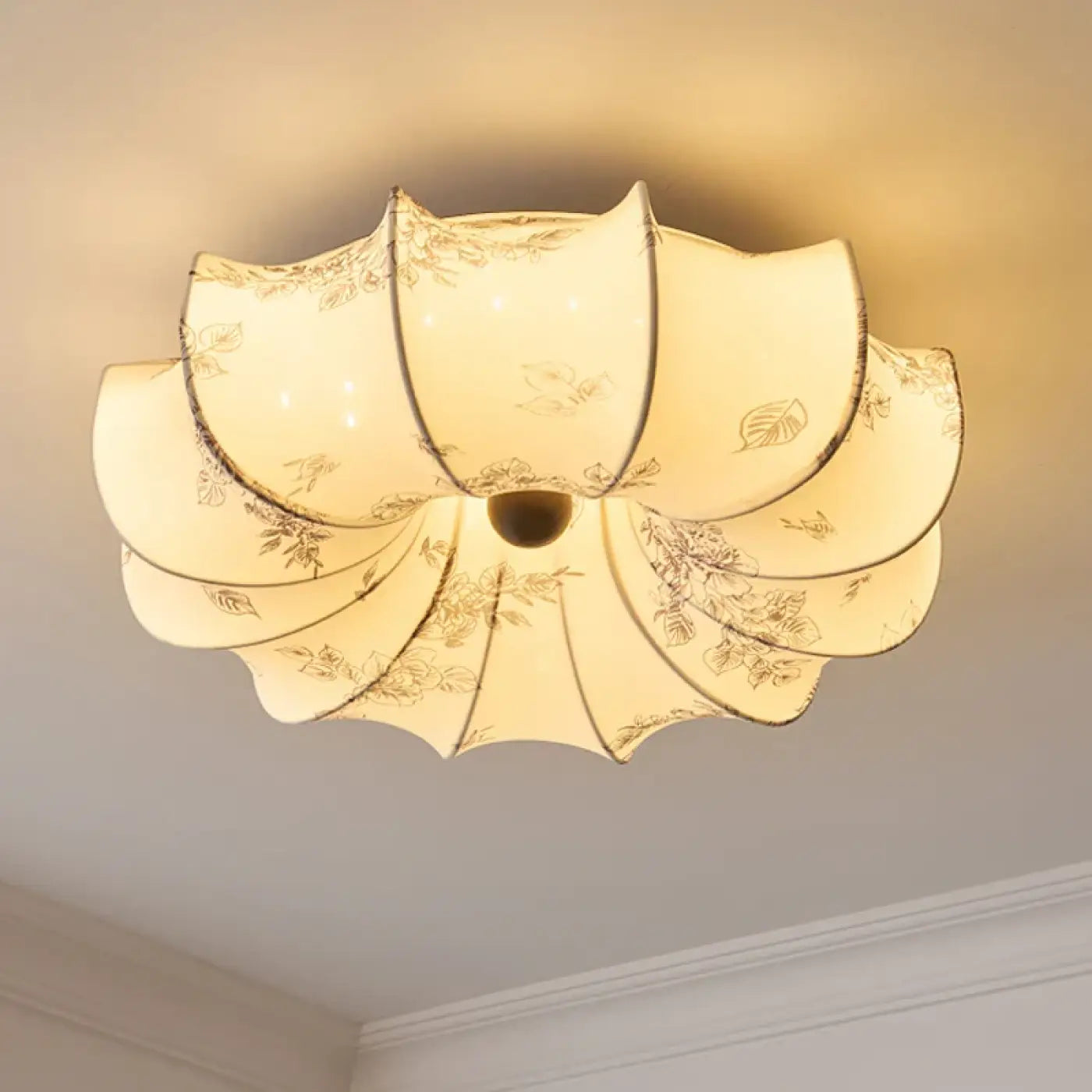 Luminaire Plafonnier Elegant en Tissu - Sorelia