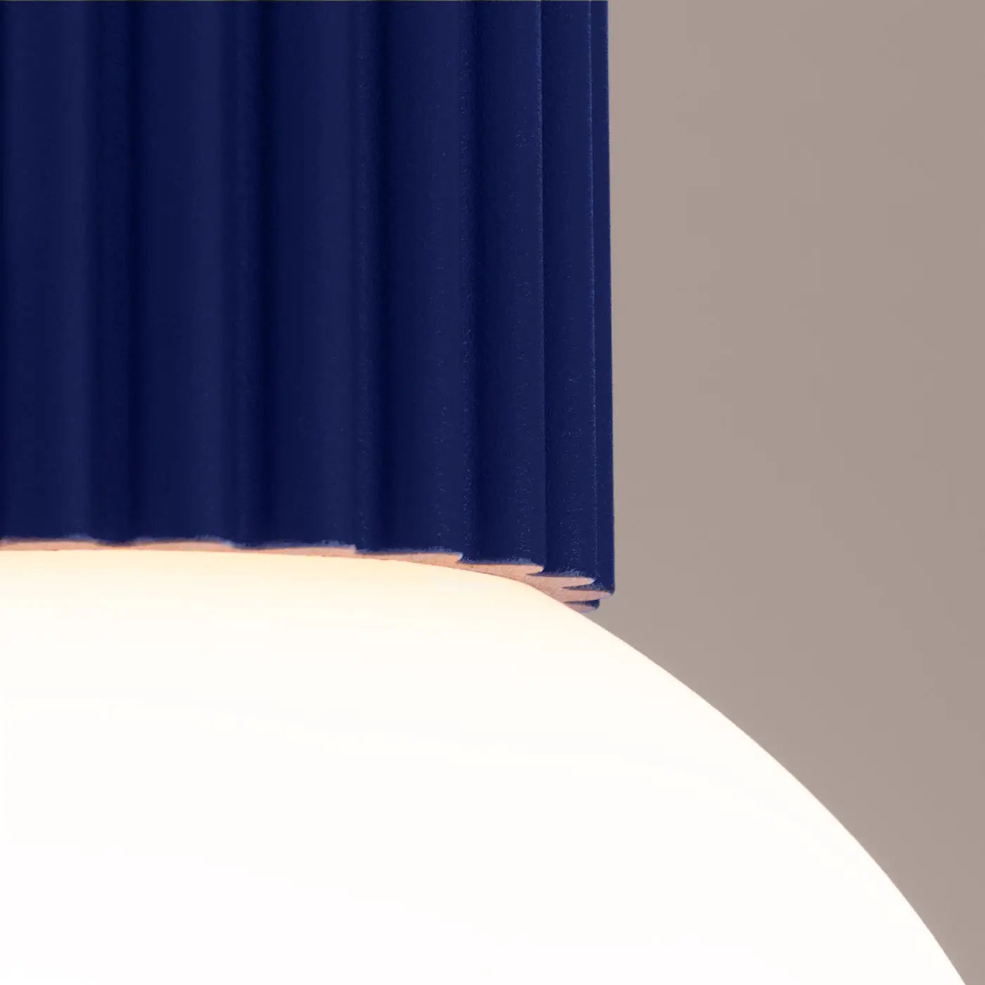 Luminaire Plafonnier Minimaliste - Halo (Ultramarine)